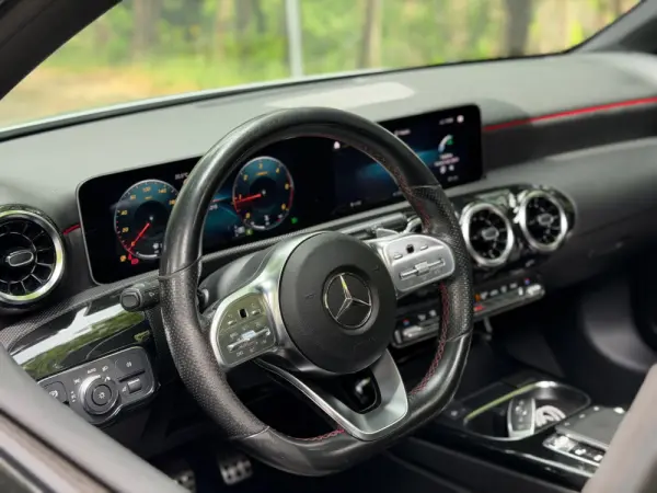 Mercedes-Benz A 180 Limousine AMG 9
