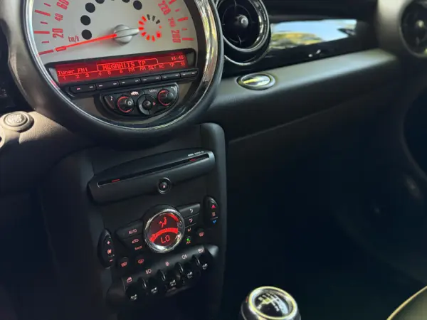 MINI 3 Portas Cooper D 14