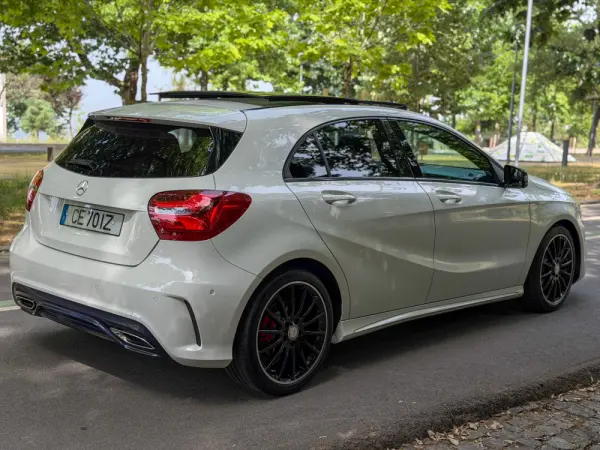 Mercedes-Benz A 180 d AMG Line 7