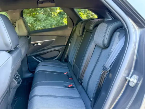 Peugeot 3008 1.6 Hybrid Allure e-EAT8 13