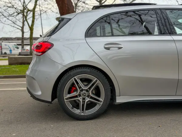 Mercedes-Benz A 180 d 7G-DCT AMG Line 11