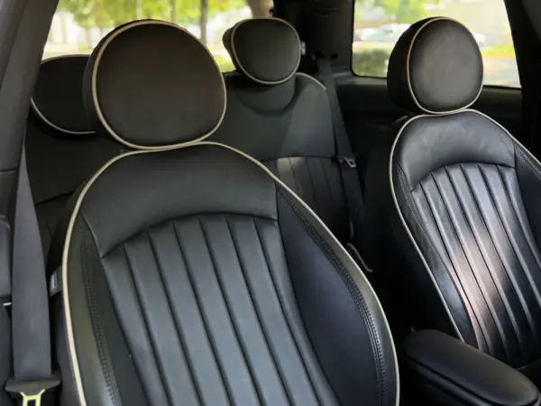 MINI 3 Portas Cooper D 15