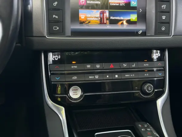 Jaguar XF 16