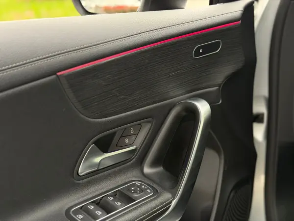 Mercedes-Benz A 180 d 7G-DCT AMG Line 14