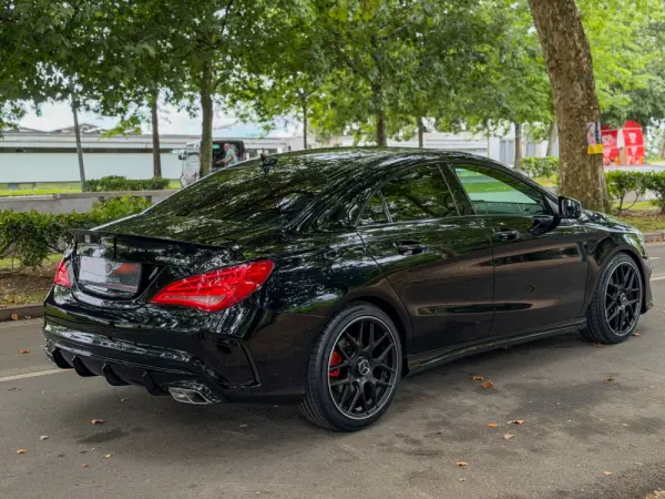 Mercedes-Benz CLA 200 d  7G-DCT AMG Line 7