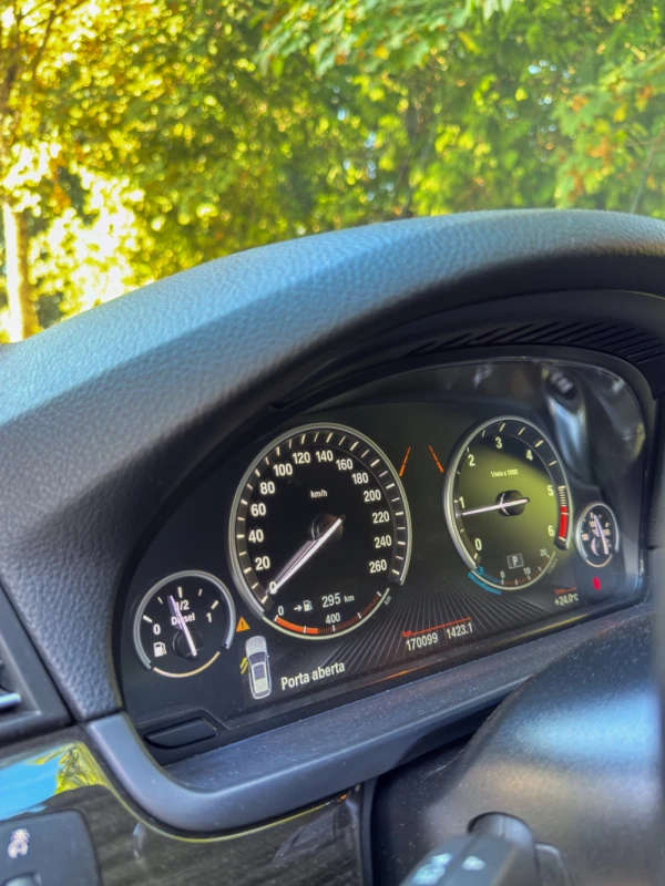 BMW 520 d Pack M Auto 12