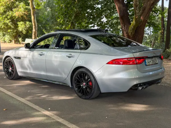 Jaguar XF 7