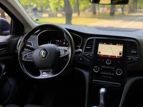Renault Mégane 1.5 Blue dCi Intens EDC 13
