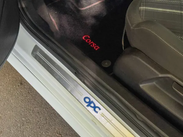 Opel Corsa Outro 11