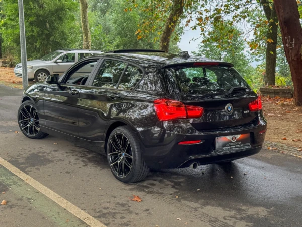 BMW 116 i Line Sport 7