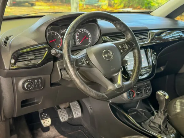 Opel Corsa Outro 12