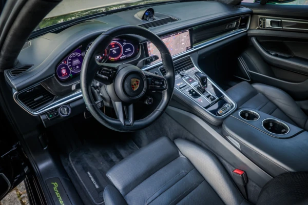 Porsche Panamera 9