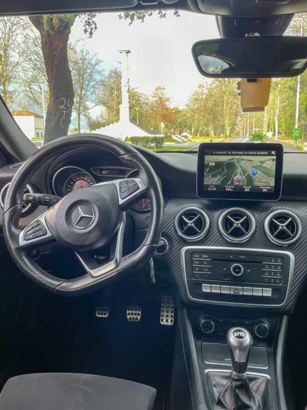 Mercedes-Benz A 180 d AMG Line 11