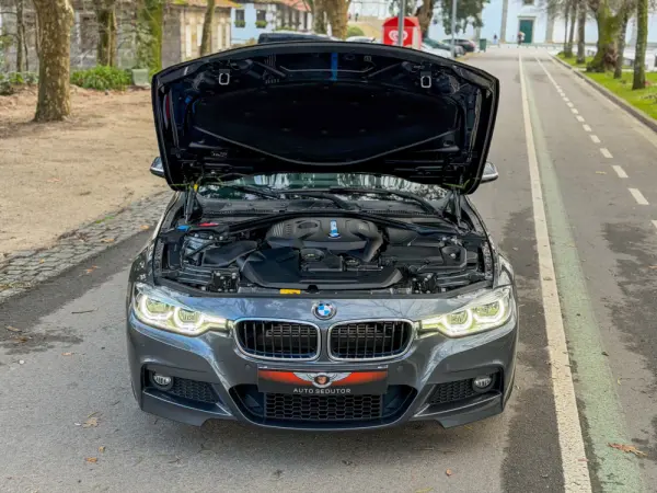BMW 330 e iPerformance Pack M 5