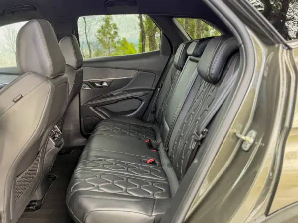 Peugeot 3008 1.5 BlueHDi GT EAT8 14