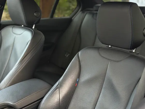 BMW 330 e iPerformance Pack M 13