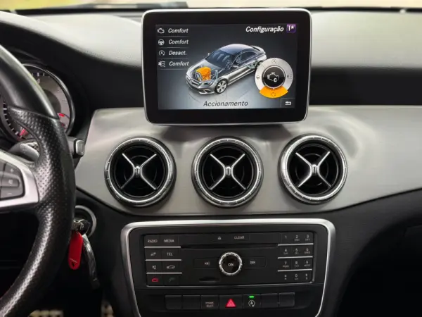 Mercedes-Benz CLA 200 d  7G-DCT AMG Line 15