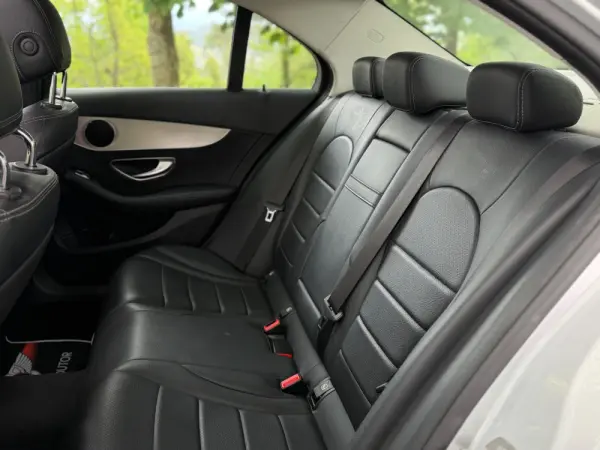 Mercedes-Benz C 200 d Station 9G-TRONIC AMG Line 13