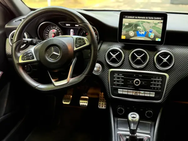 Mercedes-Benz A 180 d AMG Line 14
