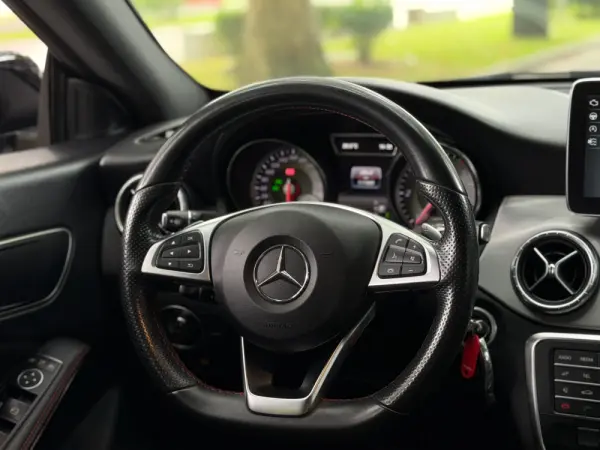 Mercedes-Benz CLA 200 d  7G-DCT AMG Line 16