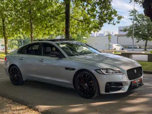 Jaguar XF 3