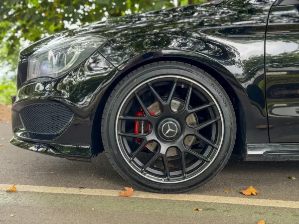 Mercedes-Benz CLA 200 d  7G-DCT AMG Line 4
