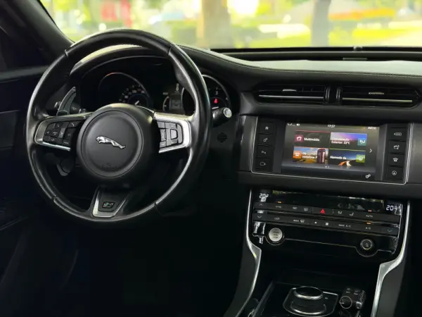 Jaguar XF 13