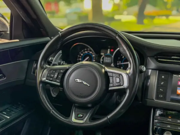 Jaguar XF 14