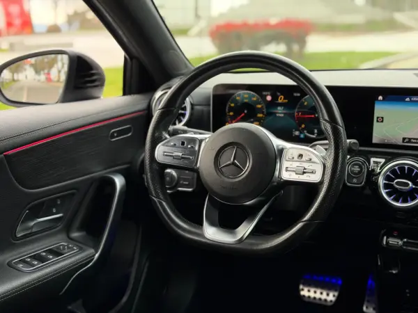 Mercedes-Benz A 180 d 7G-DCT AMG Line 16