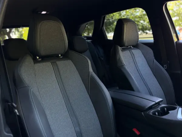 Peugeot 3008 1.6 Hybrid Allure e-EAT8 19