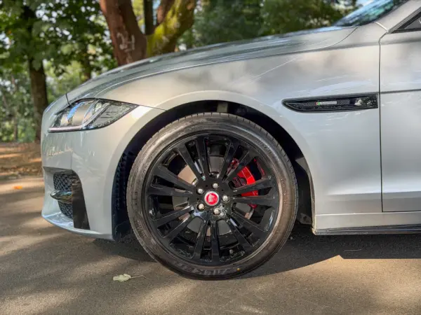 Jaguar XF 6