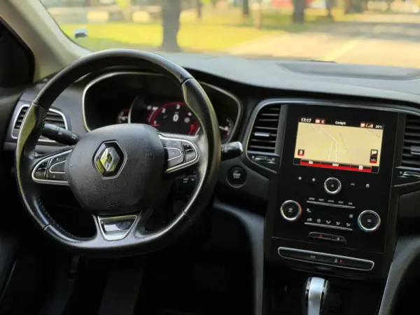 Renault Mégane 1.5 Blue dCi Intens EDC 16
