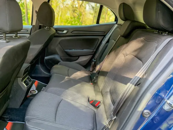 Renault Mégane 1.5 Blue dCi Intens EDC 12