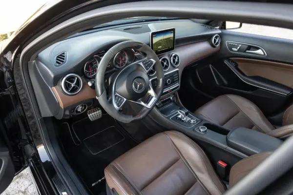 Mercedes-Benz A 45 AMG 4Matic Speedshift 7G-DCT 14