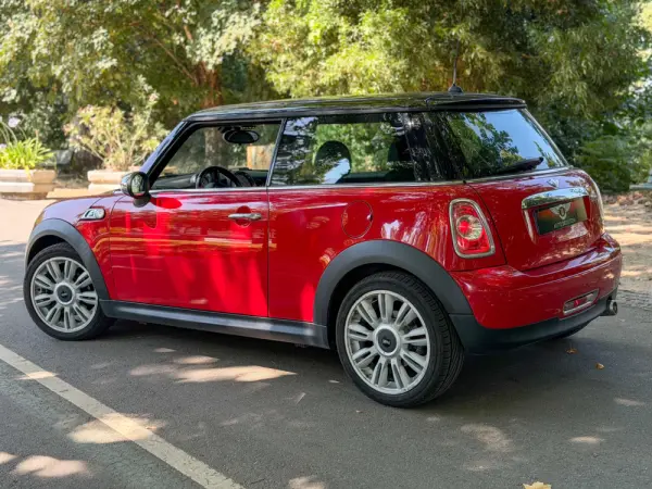 MINI 3 Portas Cooper D 5