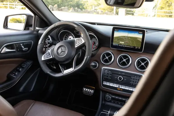 Mercedes-Benz A 45 AMG 4Matic Speedshift 7G-DCT 17