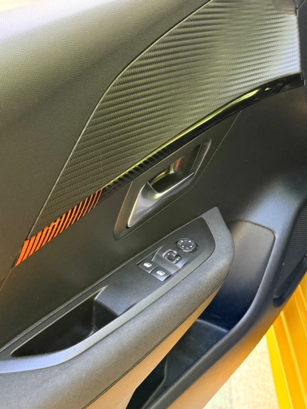 Peugeot 208 Allure 12