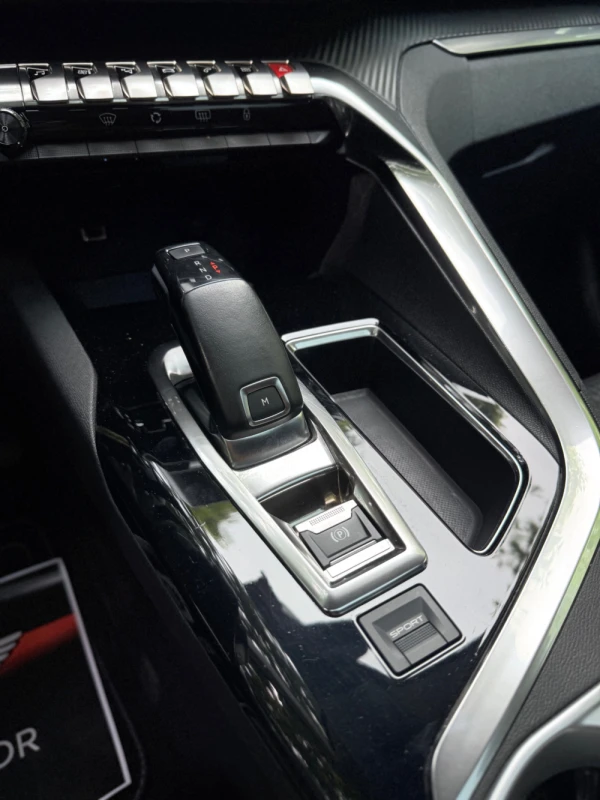 Peugeot 3008 ALLURE 12