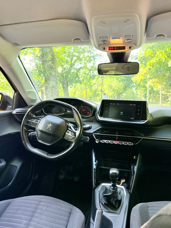 Peugeot 208 Allure 15