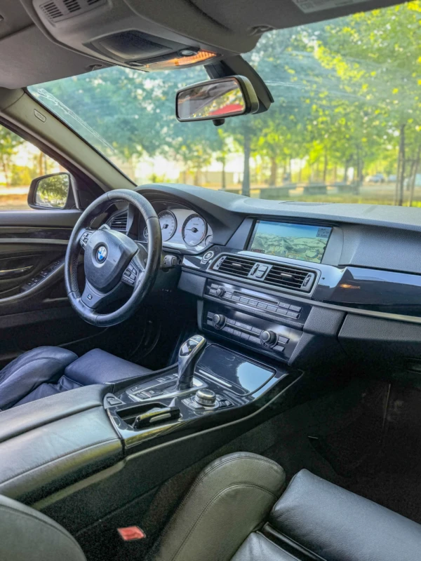 BMW 520 d Pack M Auto 11