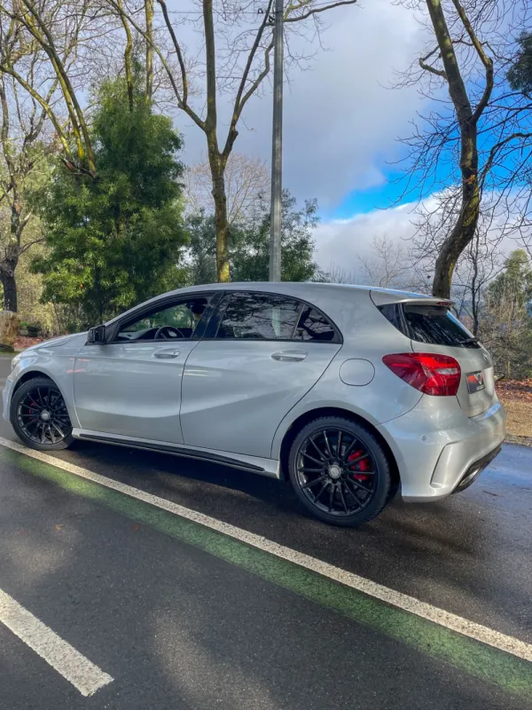 Mercedes-Benz A 180 d AMG Line 5