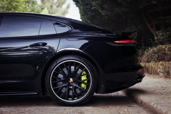 Porsche Panamera 8
