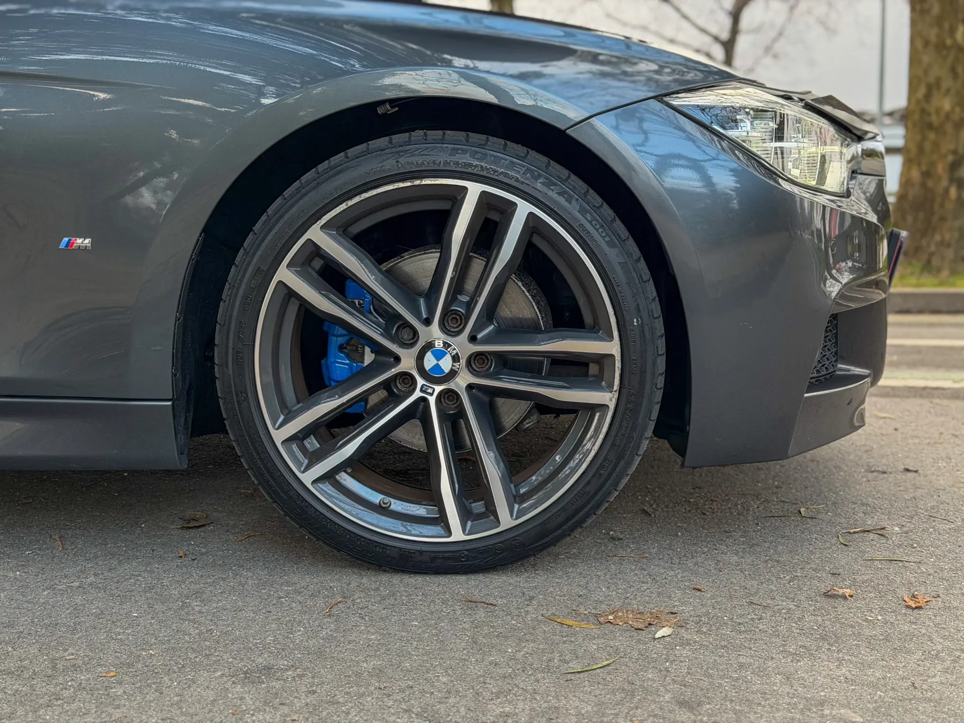 BMW 330 e iPerformance Pack M 6