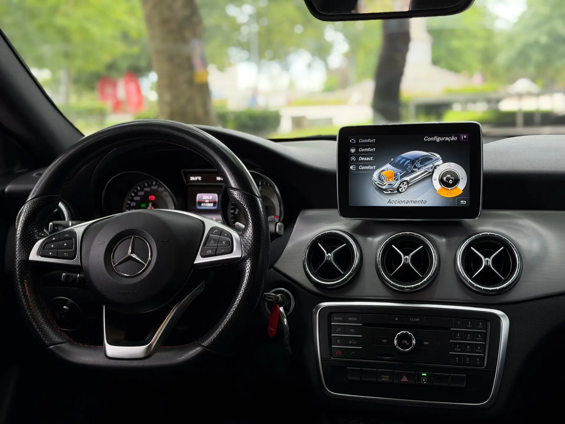 Mercedes-Benz CLA 200 d  7G-DCT AMG Line 14