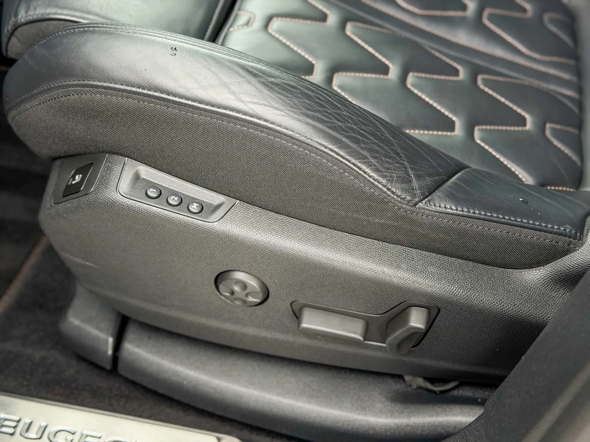 Peugeot 3008 1.5 BlueHDi GT EAT8 15