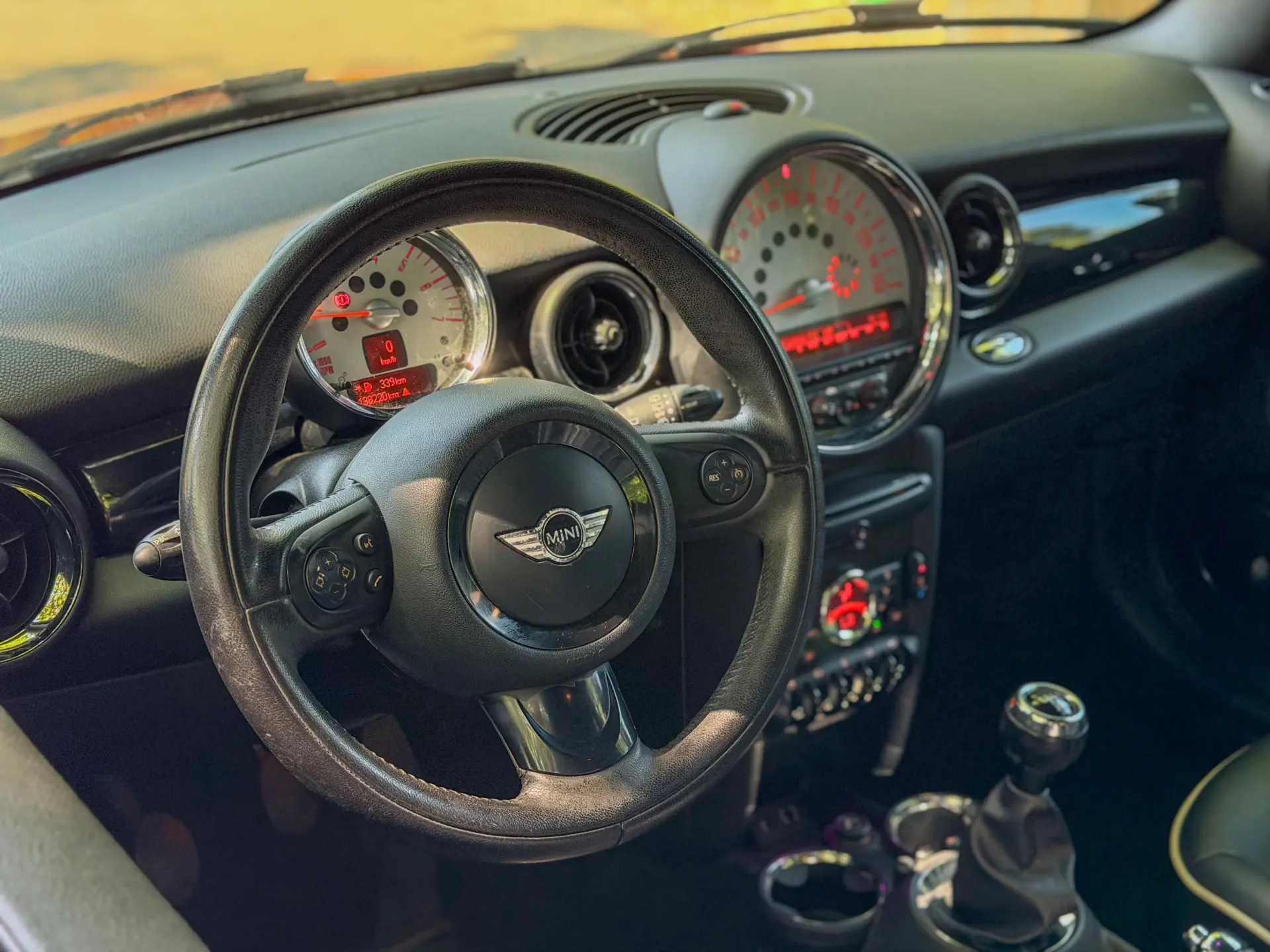 MINI 3 Portas Cooper D 8
