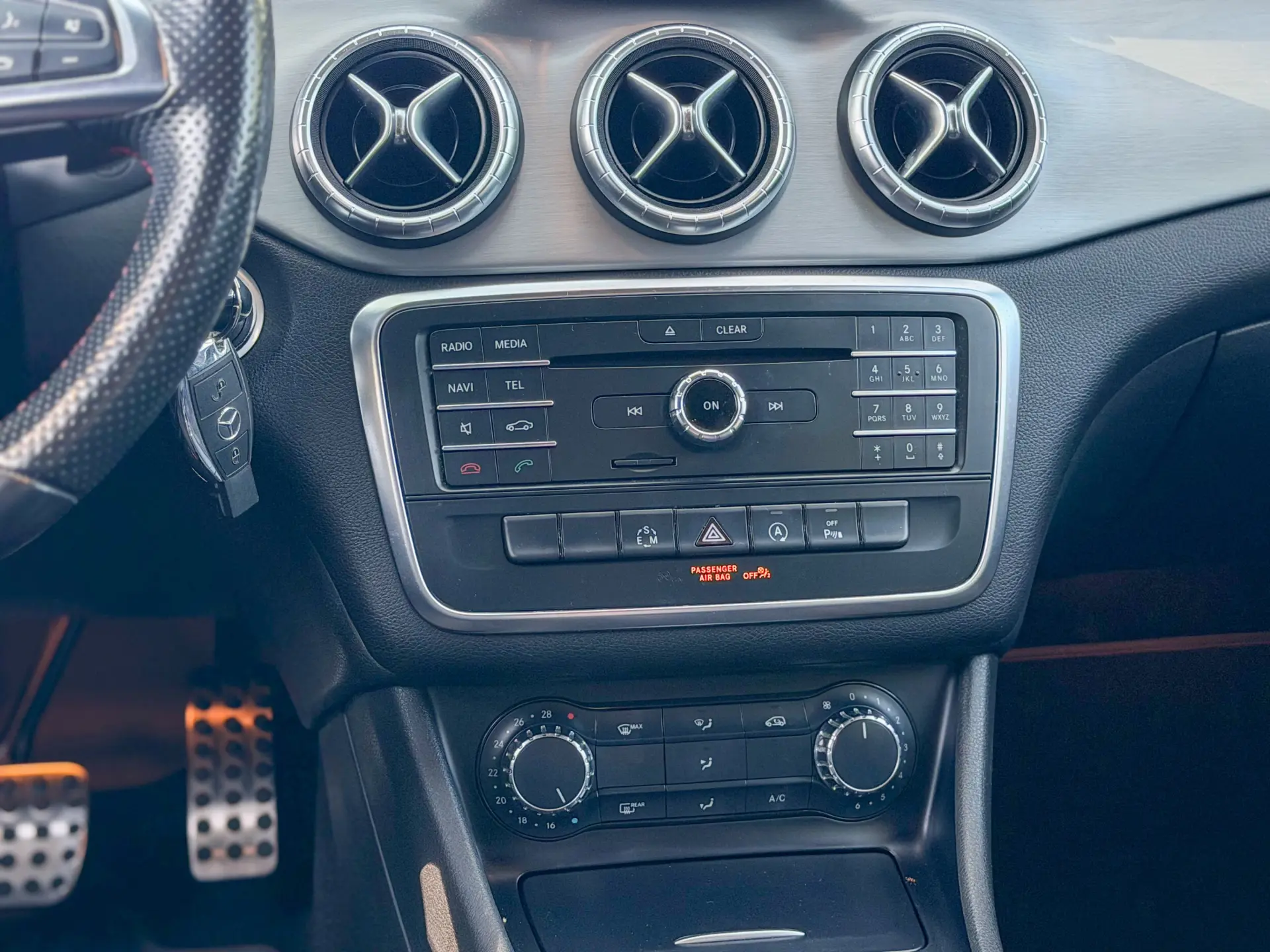 Mercedes-Benz CLA 200 d 7G-DCT AMG Line 12