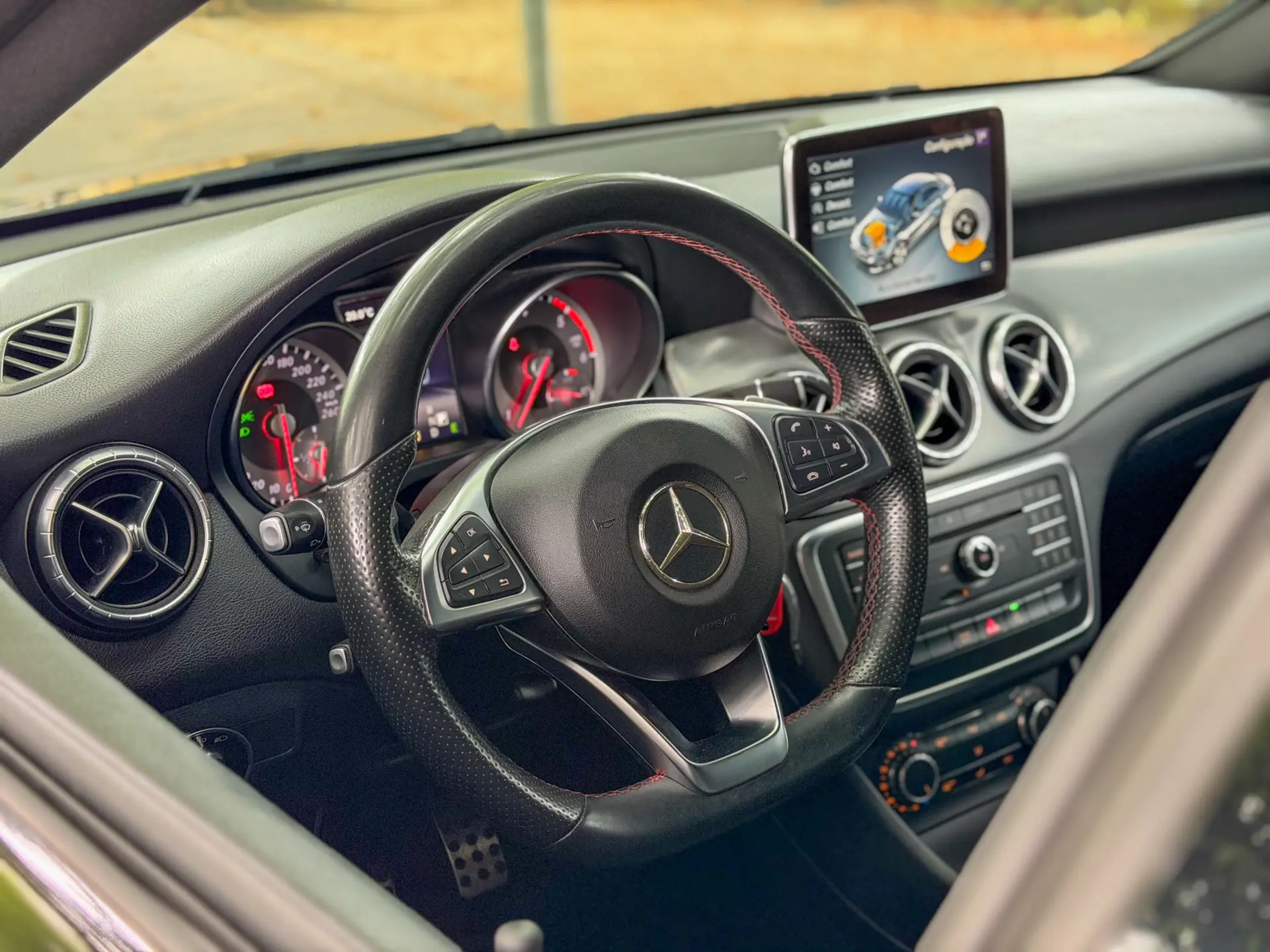 Mercedes-Benz CLA 200 d  7G-DCT AMG Line 10