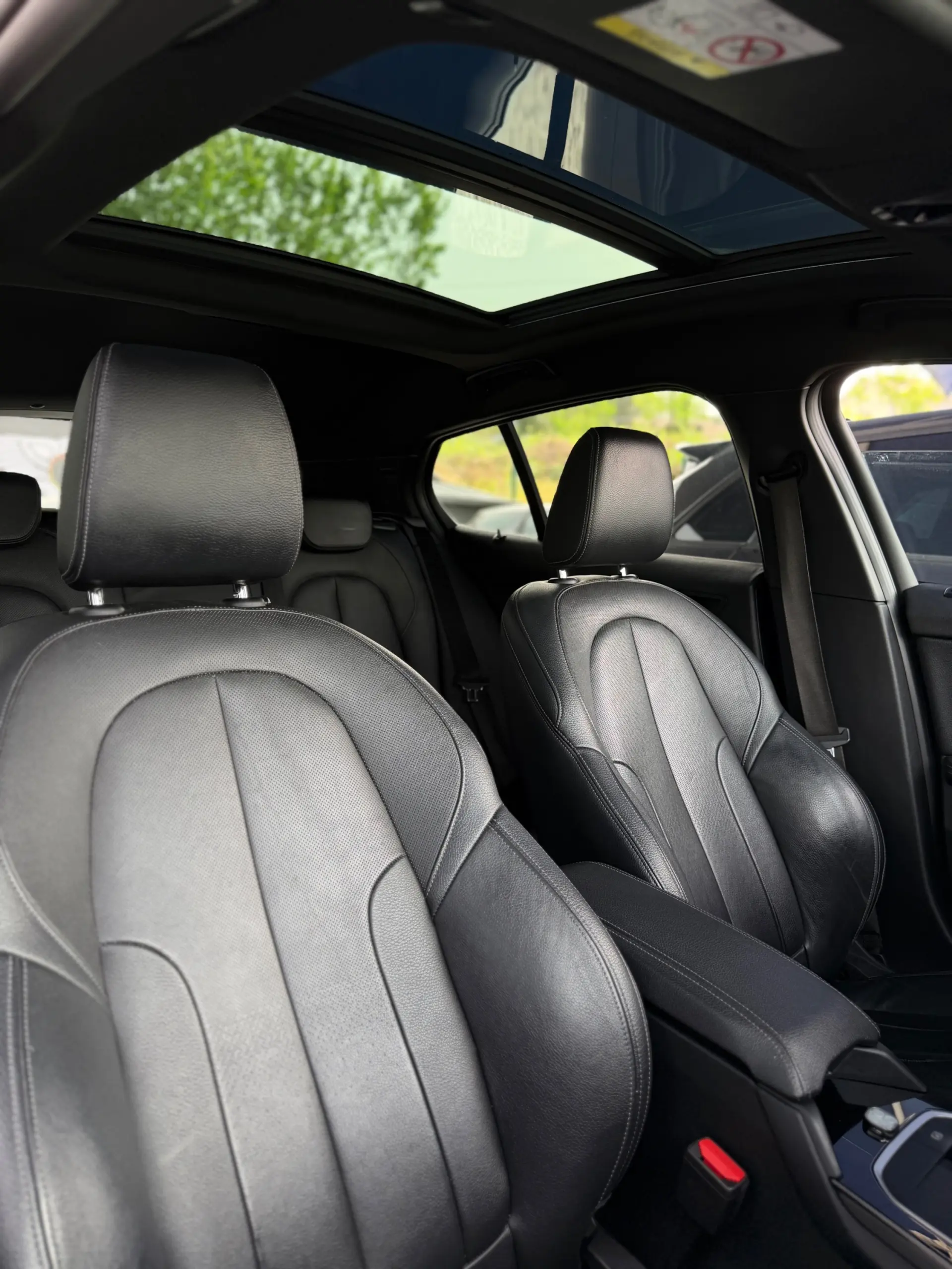 BMW 116 d Pack M Shadow Auto 14