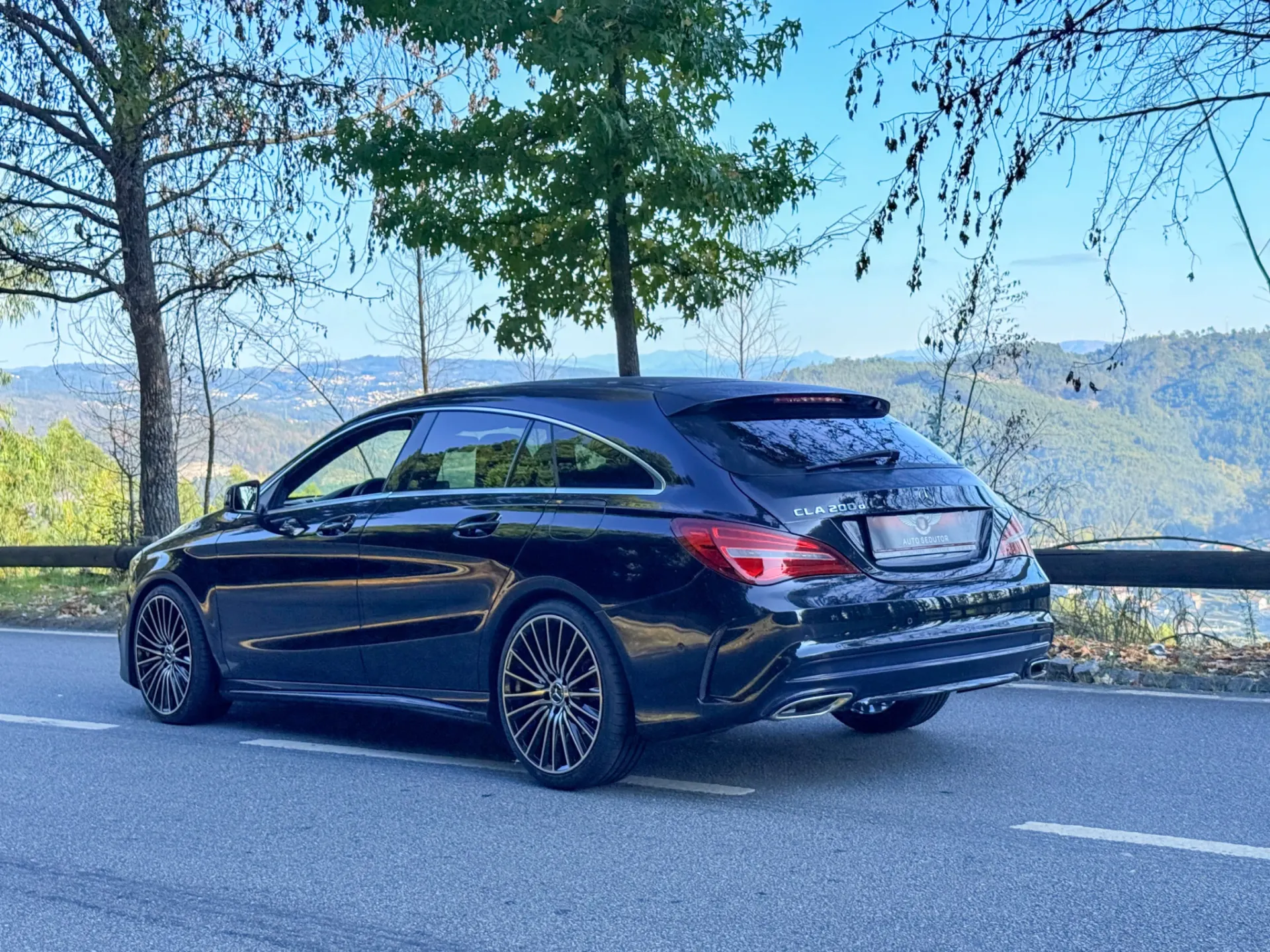 Mercedes-Benz CLA 200 d Shooting Brake AMG Line Aut. 2